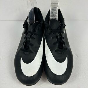 Nike Bravata II FG Soccer Cleats Youth 6Y - Black/White - Great Condition!❤️
